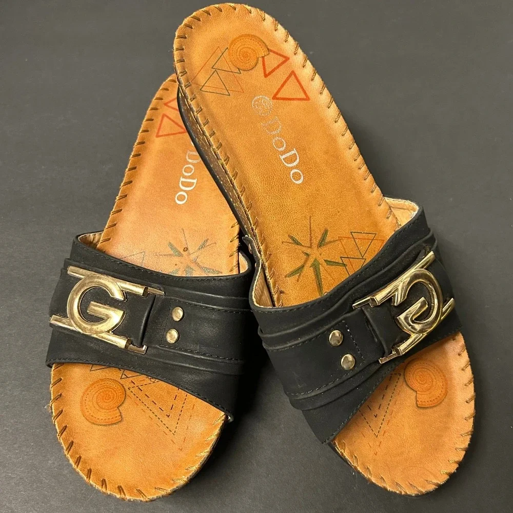 DoDo Slide Sandals Women's 8.5 Black Wedge Gold Buckle Studded